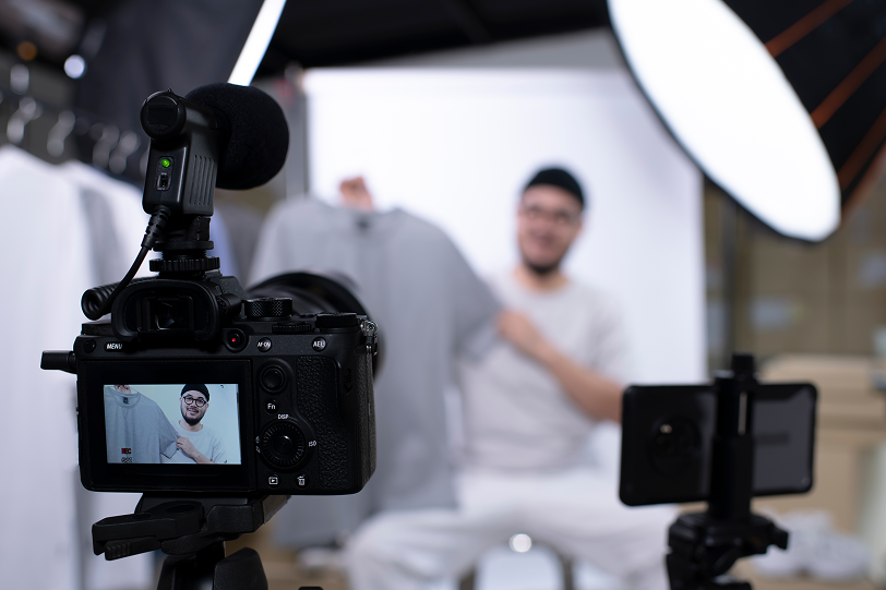 influencer-blogger-vlogger-2026-01-07-05-59-11-utc 1